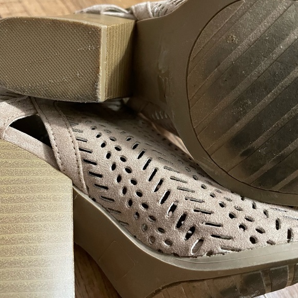 Charlotte Russe Tan Heeled Open Toe Booties - Picture 11 of 11